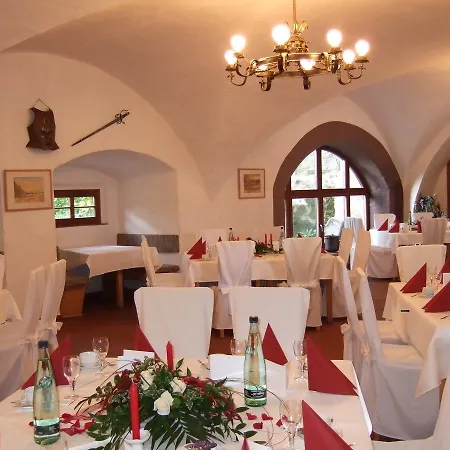 Schloss 3*