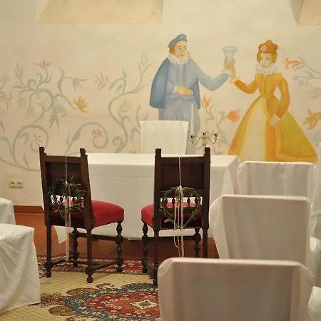 Schloss מלון Wiesenthau
