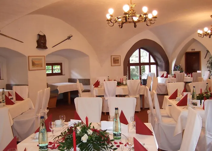 Schloss 3*