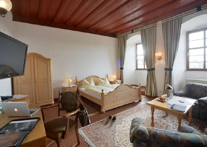 Schloss Hotel 3*