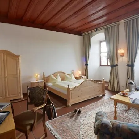 Schloss Hotel 3*
